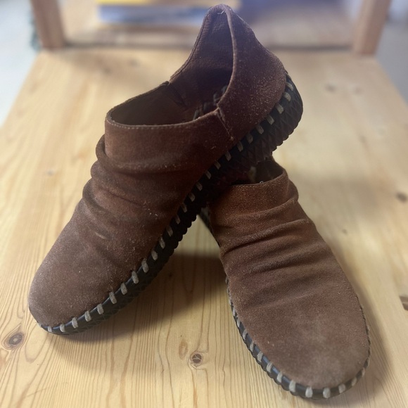 None Shoes - No Brand (7.5-8/EU 38) - Rust Brown Rubber Bottom Flex Shoes